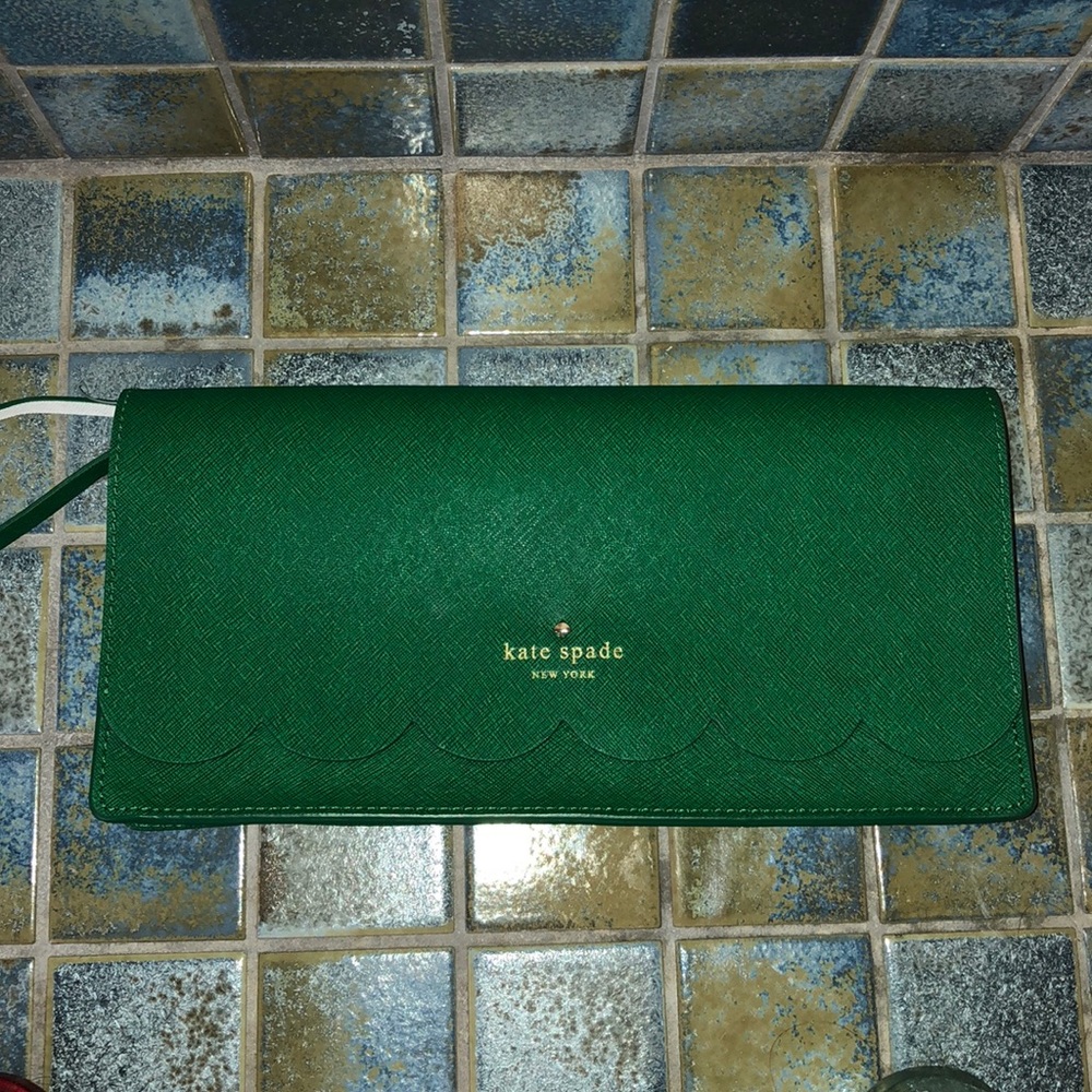 Brand new Kate Spade Lily Avenue Kiki Clutch